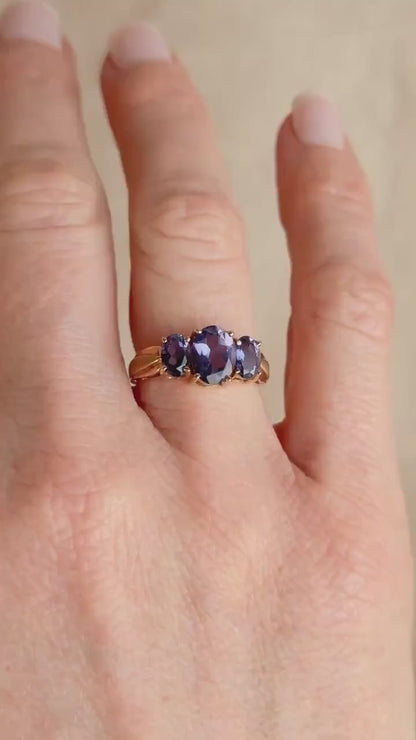 Vintage 1990s Amethyst Three Stone Ring in 14k Gold