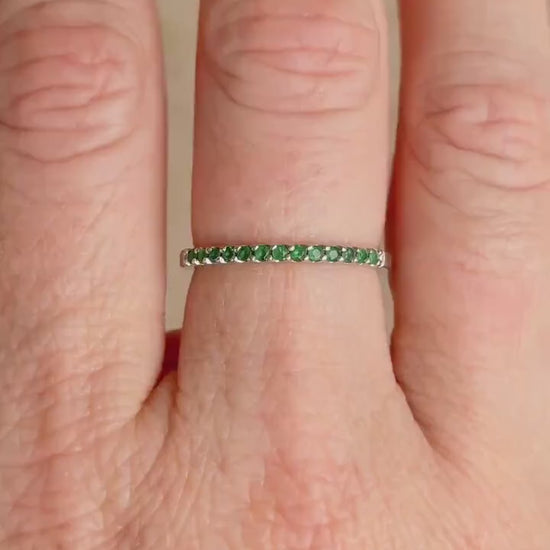 Vintage Emerald Wedding Band, 10k White Gold, Prong Set Classic Minimalist Stacking Band