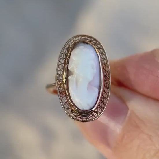 Vintage 1940s Cameo Gemstone Ring in 14k Gold