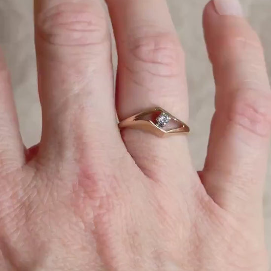 Vintage Diamond Art Deco Solitaire Engagement Ring in 14k Gold