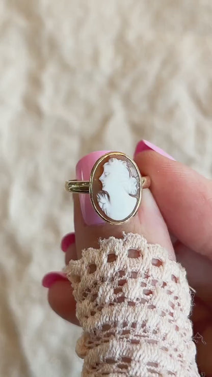 Vintage 1930s Cameo Ring in 14k Gold