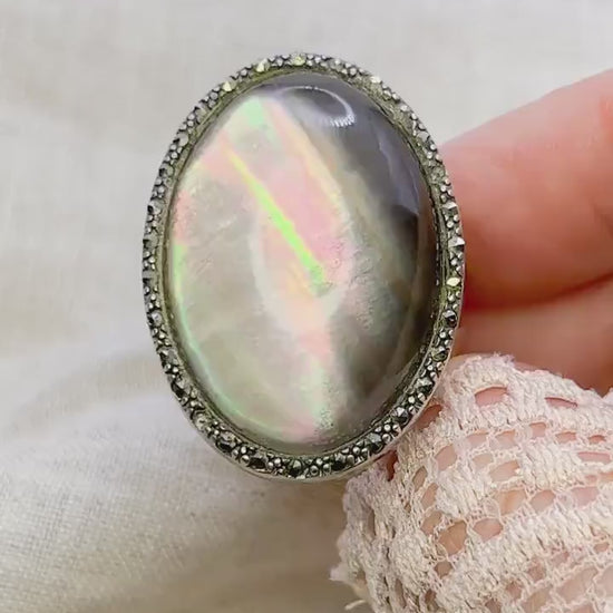 Vintage Mother of Pearl Gray Oval Gemstone Ring in 925 Sterling Silver