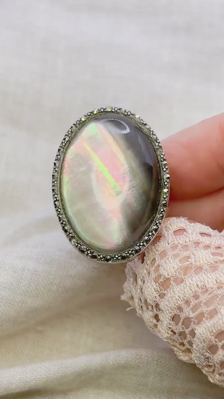 Vintage Mother of Pearl Gray Oval Gemstone Ring in 925 Sterling Silver