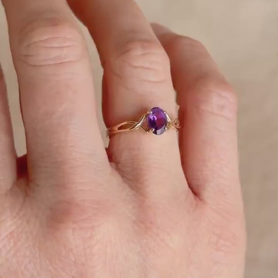 Vintage 1990s Purple Amethyst Ring in 14k Gold
