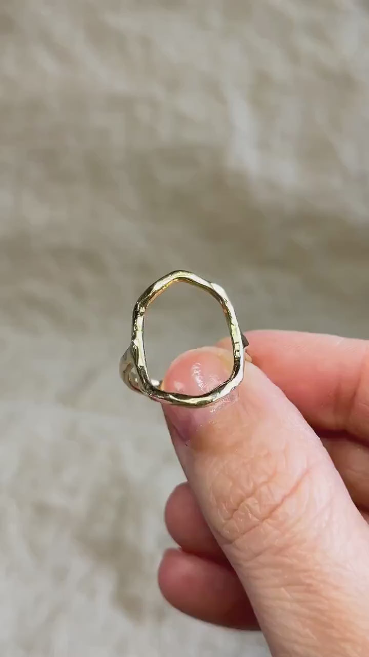 Vintage Open Circle Hammered Ring in 14k Gold